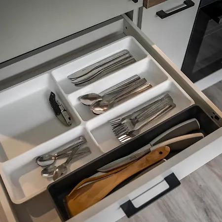 Batorego 16 Blue Prywatne Mieszkanie 300m Od Metro Pole Mokotowskie I Sgh Samodzielne Zameldowanie! Self Check-in System! Apartament *