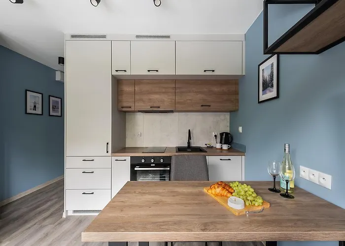 Batorego 16 Blue Prywatne Mieszkanie 300m Od Metro Pole Mokotowskie I Sgh Samodzielne Zameldowanie! Self Check-in System! Apartament *