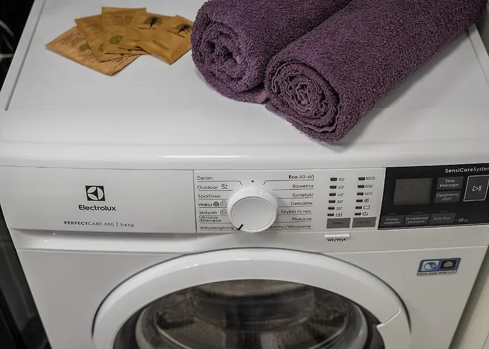 Apartament Batorego 16 Blue Prywatne Mieszkanie 300m Od Metro Pole Mokotowskie I Sgh Samodzielne Zameldowanie! Self Check-in System! *