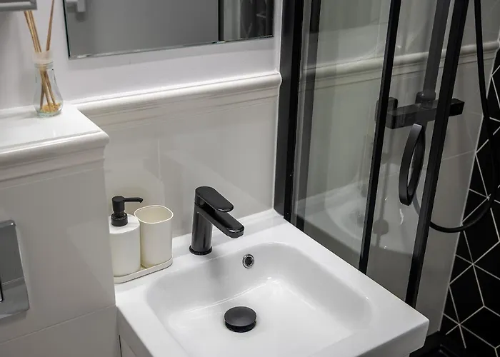 Apartament Batorego 16 Blue Prywatne Mieszkanie 300m Od Metro Pole Mokotowskie I Sgh Samodzielne Zameldowanie! Self Check-in System! Warszawa